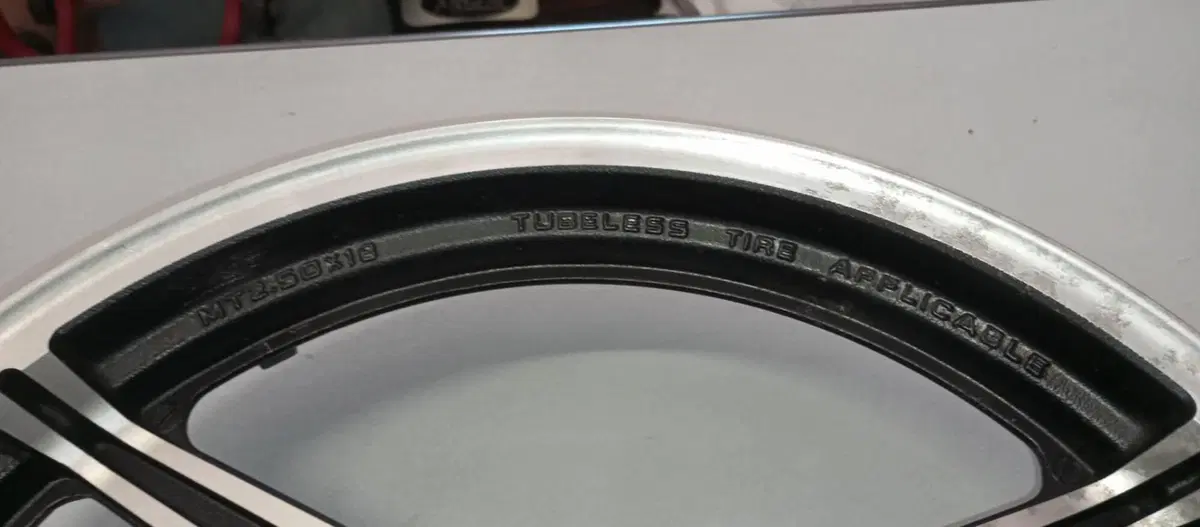 CERCHIO ANTERIORE HONDA VF750C RC07 (3)