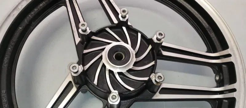 CERCHIO ANTERIORE HONDA VF750C RC07 (5)