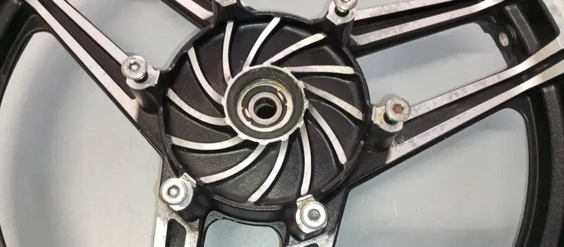CERCHIO ANTERIORE HONDA VF750C RC07 (7)