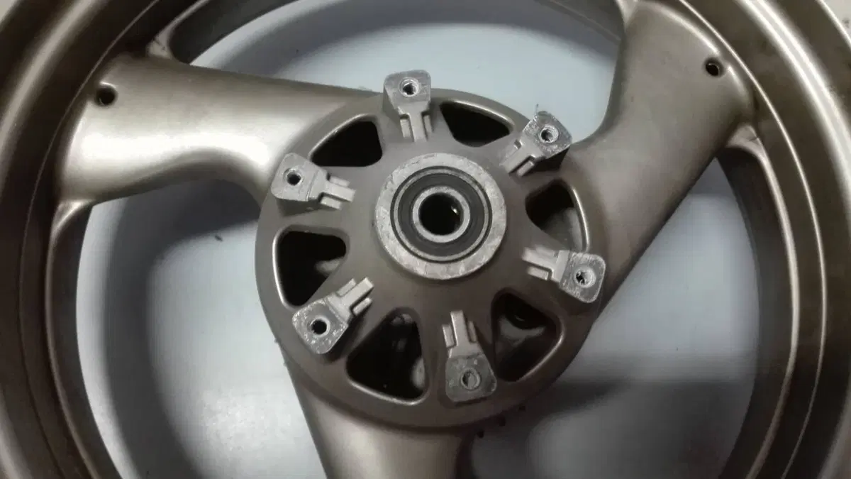 CERCHIO POST.DUCATI MONSTER 900 1996 (8)