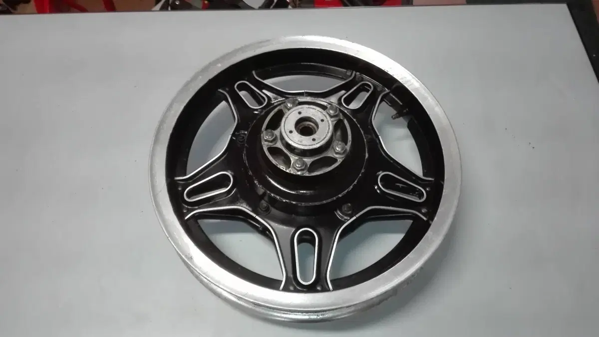 CERCHIO POST.HONDA CBX 1000 (7)