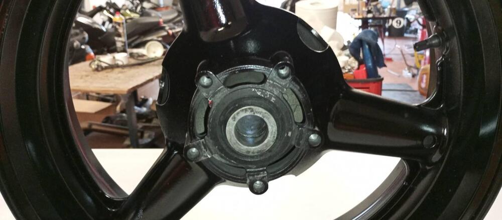 CERCHIO POSTERIORE SUZUKI GSX-R 600 SRAD (5)