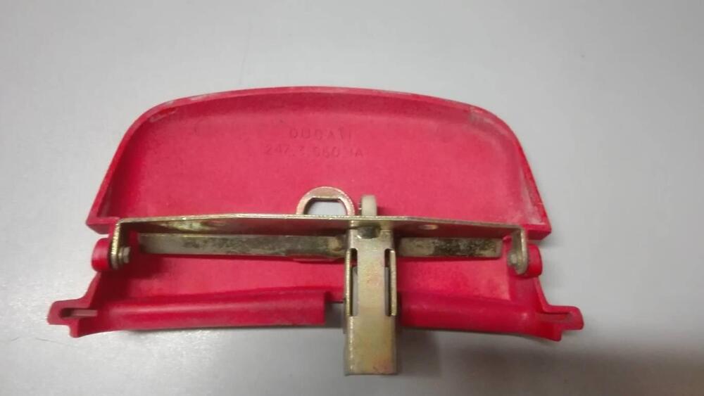 CHIUSURA SELLA DUCATI SS 600-750-900 (2)