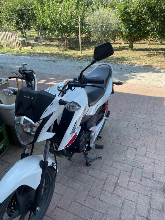 Honda CB 125 F (2015 - 16) (3)