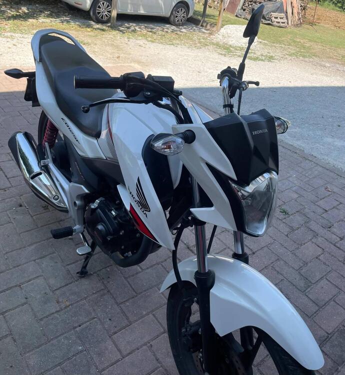 Honda CB 125 F (2015 - 16) (5)