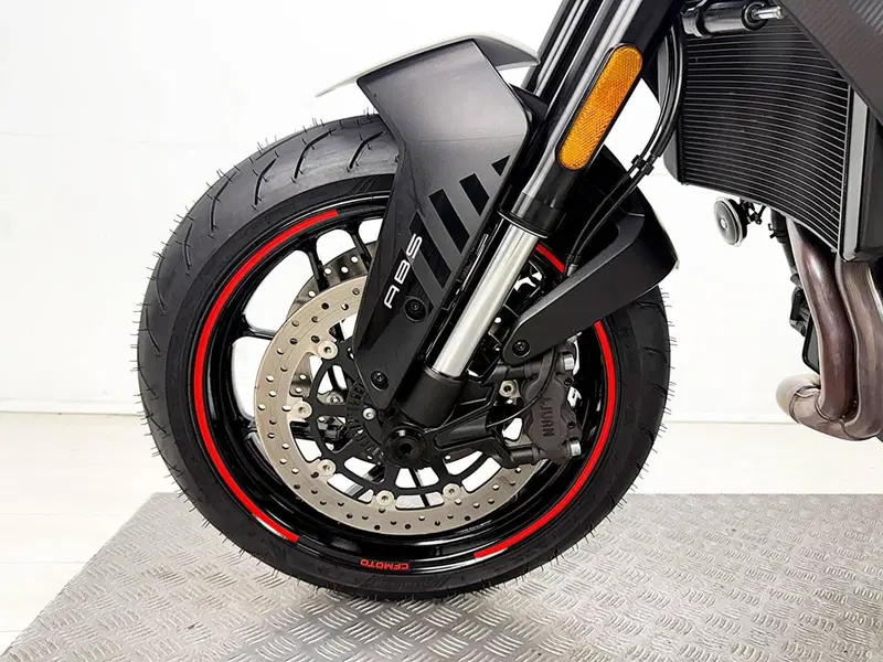 CFMOTO 800NK Advanced (2023 - 26) (12)