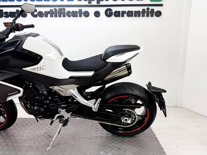 CFMOTO 800NK Advanced (2023 - 26) (15)