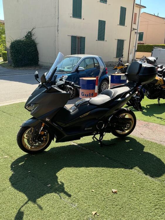 Yamaha T-Max 560 Tech Max (2021) (2)