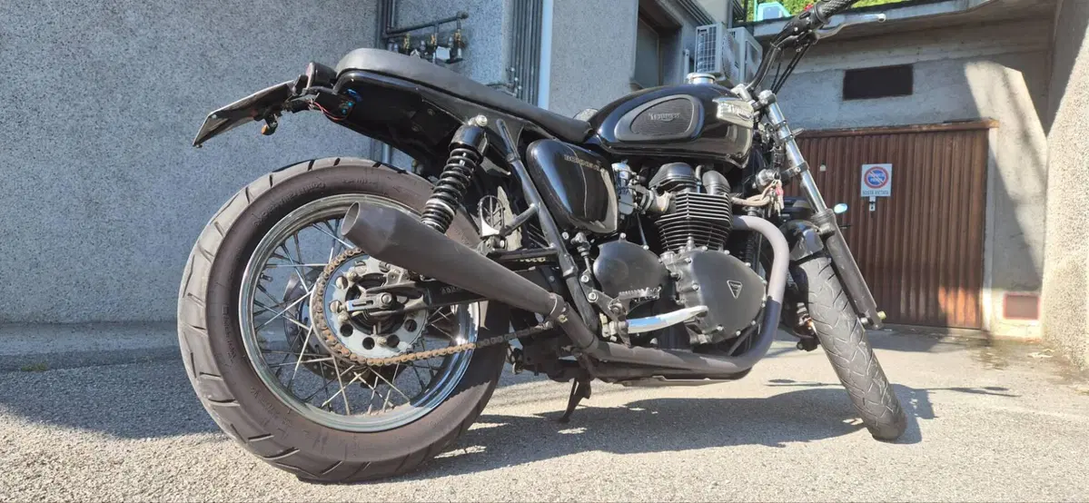 Triumph Bonneville 800 (2002 - 07) (2)