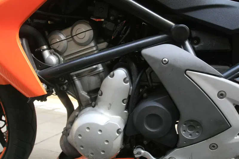 Kawasaki ER-6N (2005 - 08) (5)