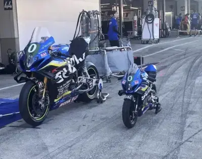 Suzuki: una mini GSX‑R elettrica a sorpresa a Suzuka