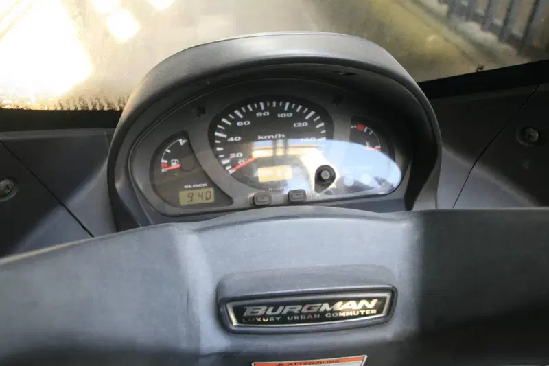 Suzuki Burgman AN 400 (2001 - 02) (4)