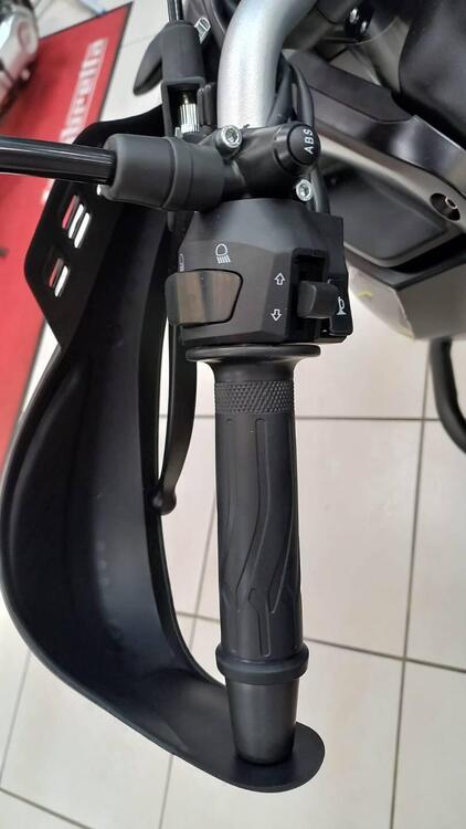 Voge Valico 300 Rally (2022 - 25) (5)