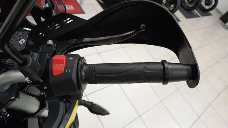 Voge Valico 300 Rally (2022 - 26) (7)