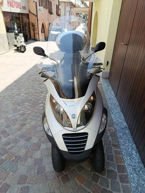 Piaggio MP3 250 i.e. (4)