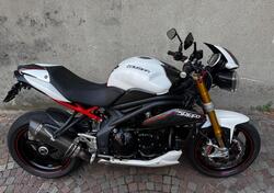 Triumph Speed Triple 1050 R ABS (2011 - 15) usata