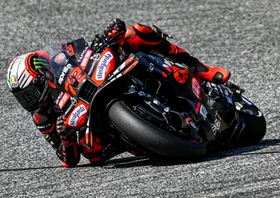 MotoGP 2025. GP di Austria. Marco Bezzecchi, dalla Q1 alla pole! Poi Alex Marquez e Pecco Bagnaia [RISULTATI]