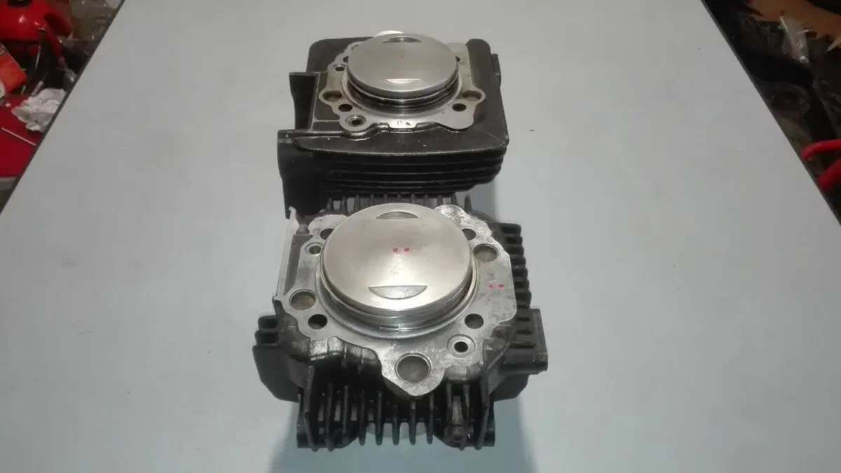 CILINDRI E PISTONI DUCATI MONSTER 900 (2)