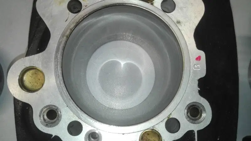 CILINDRI E PISTONI DUCATI MONSTER 900 (6)