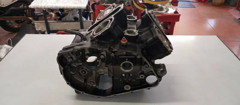 CILINDRI + PISTONI HONDA VF750C RC07
