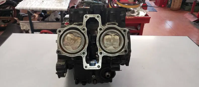 CILINDRI + PISTONI HONDA VF750C RC07 (6)
