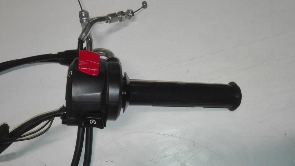 Comando gas Suzuki Bandit 650 (2)