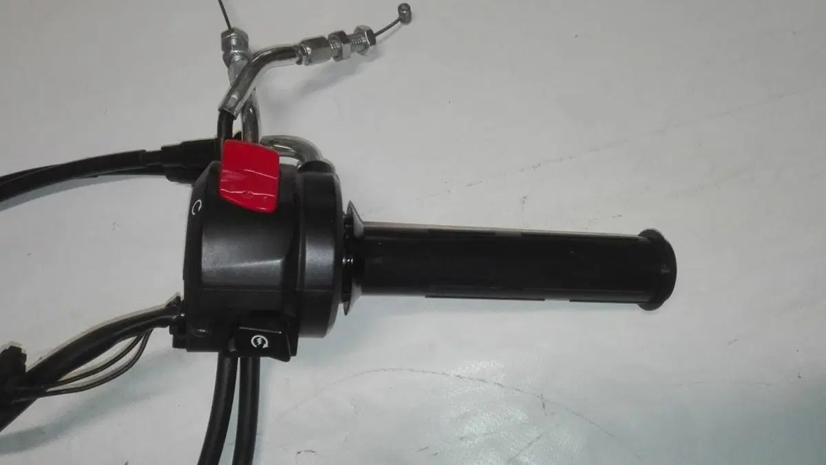 Comando gas Suzuki Bandit 650 (2)