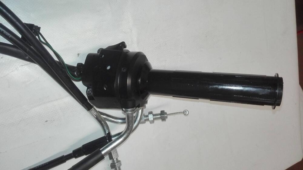 Comando gas Suzuki Bandit 650 (4)