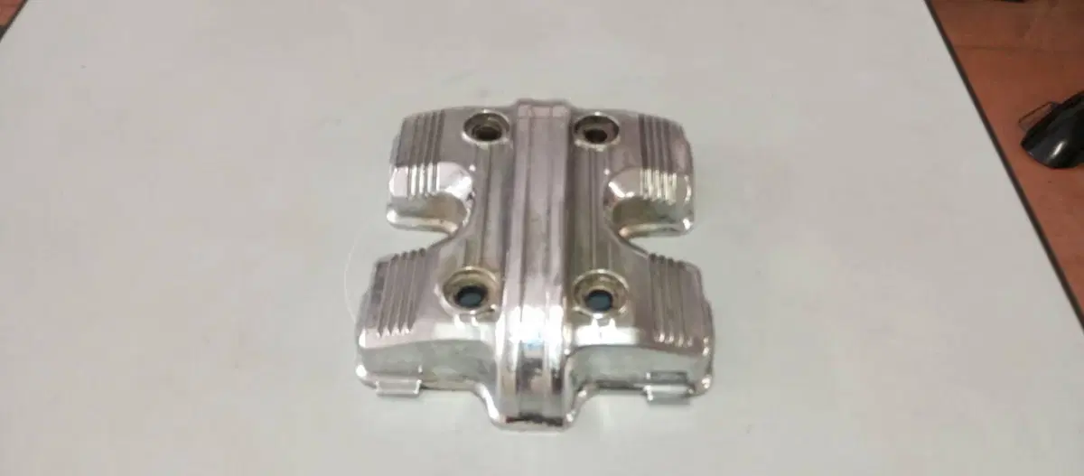 COPERCHIO VALVOLE ANTERIORE HONDA VF750C RC07 (4)