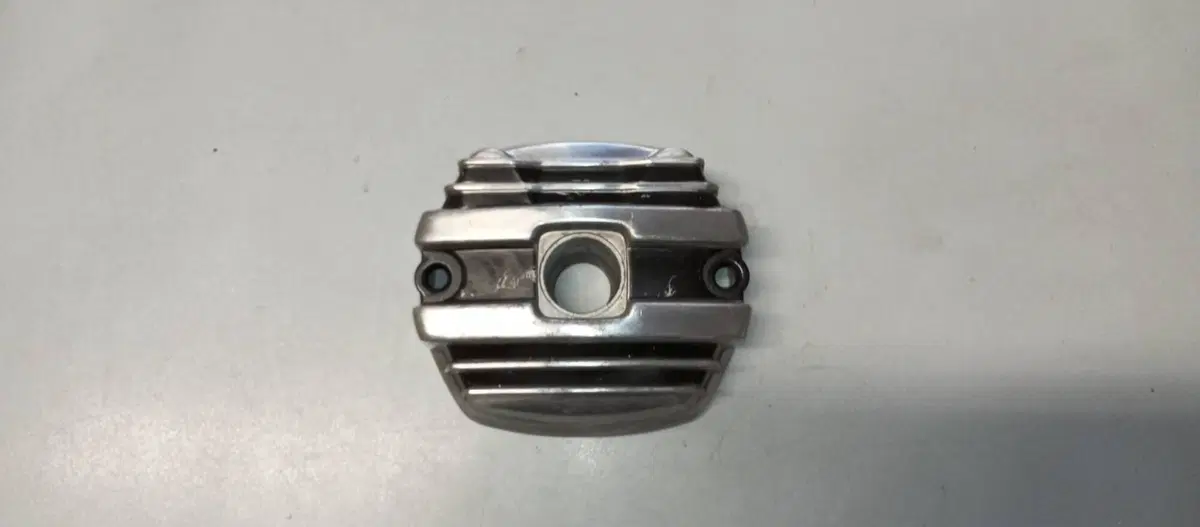 COPERCHIO VALVOLE DESTRO HONDA CX500 TURBO (2)