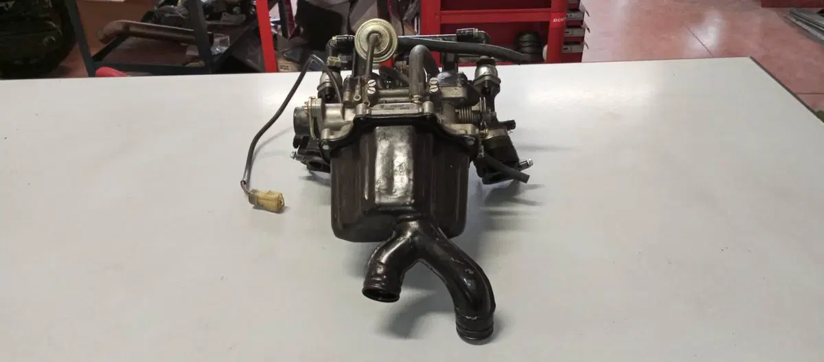CORPO FARFALLATO HONDA CX500 TURBO (4)