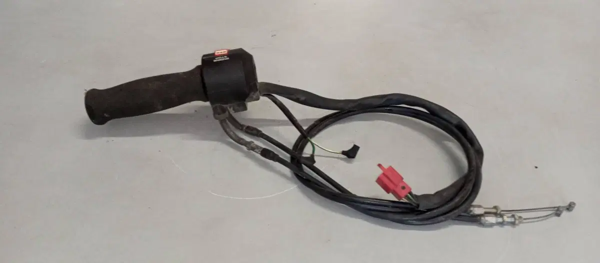 DEVIO LUCI DX HONDA VF750C RC07 (4)