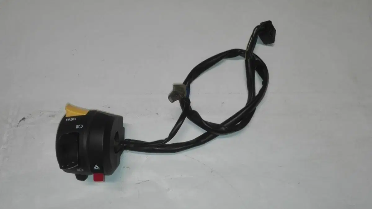 Devio luci sinistro Suzuki Bandit 650 (2)