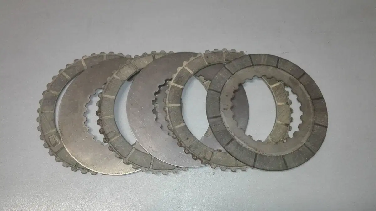Dischi frizione hiro 125 nuovi (2)