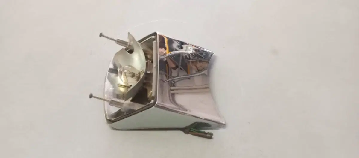 FARO POSTERIORE HONDA VF750C RC07 (2)