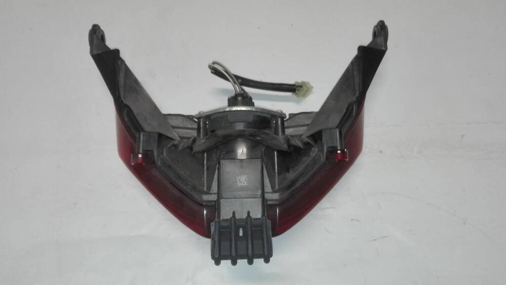 Faro posteriore Suzuki Bandit 650 (2)