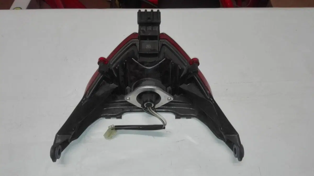 Faro posteriore Suzuki Bandit 650 (3)