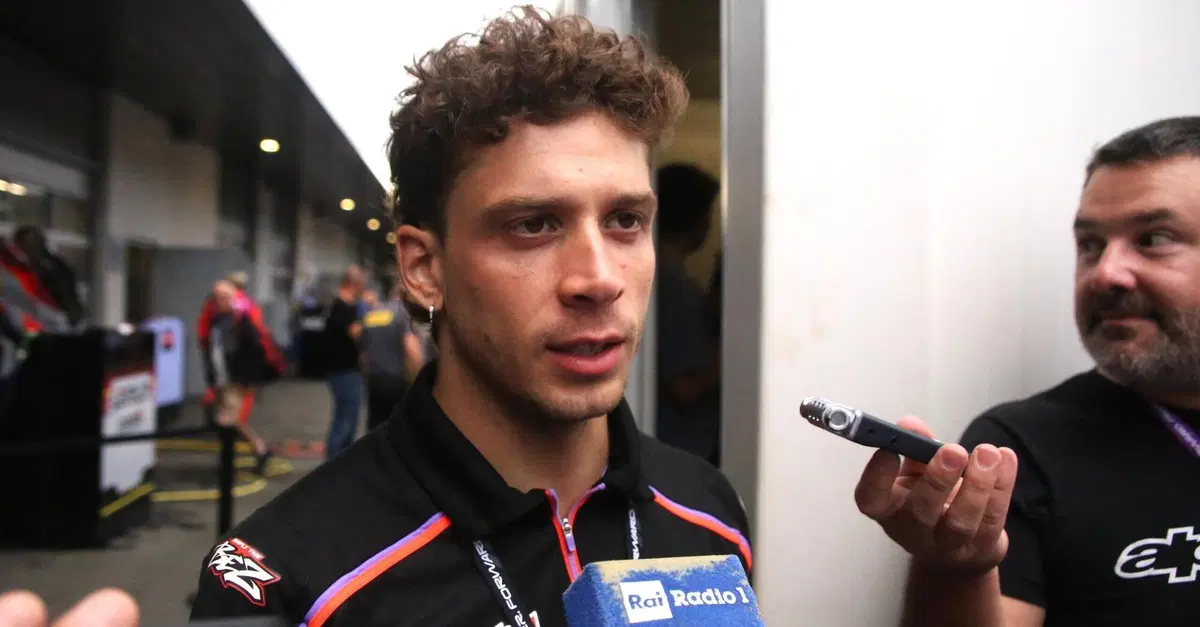 MotoGP 2025. GP di Austria. Marco Bezzecchi: "Sapevo di averne di meno. Oggi mi aspettavo anche Pecco Bagnaia, mi piacerebbe che domani sia davanti" 