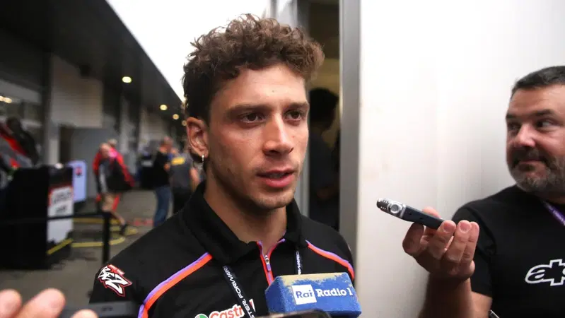 MotoGP 2025. GP di Austria. Marco Bezzecchi: "Sapevo di averne di meno. Oggi mi aspettavo anche Pecco Bagnaia, mi piacerebbe che domani sia davanti" 