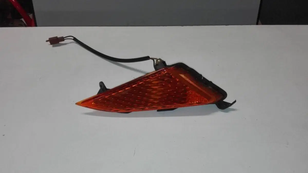 Freccia anteriore sinistra Yamaha Majesty 250