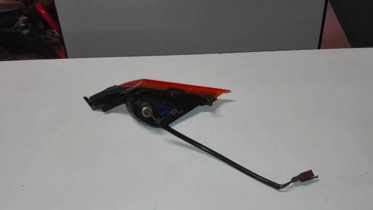 Freccia anteriore sinistra Yamaha Majesty 250 (2)