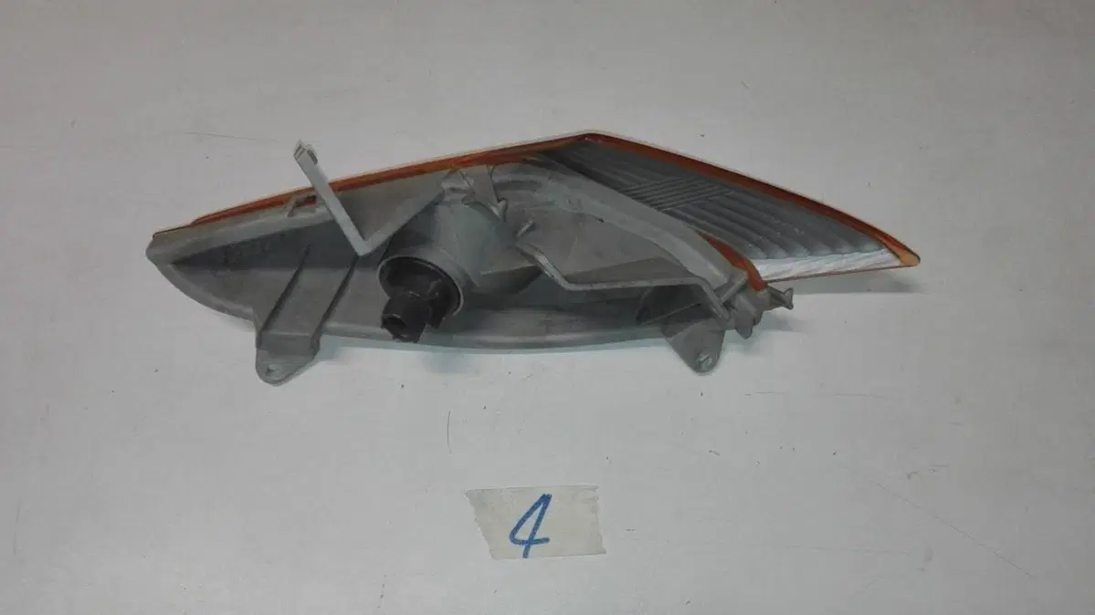 Freccia anteriore sx Suzuki Burgman 400 2004 (2)