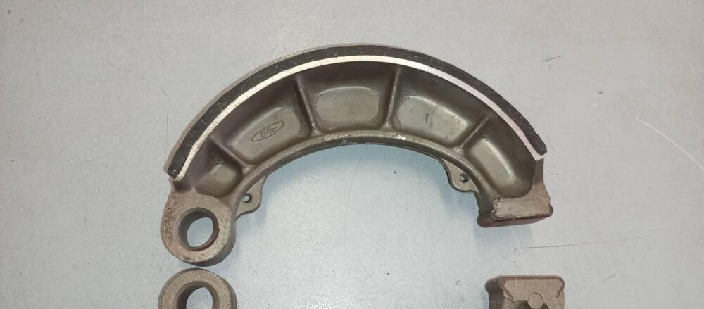 GANASCE POSTERIORE HONDA VF750C RC07 (5)