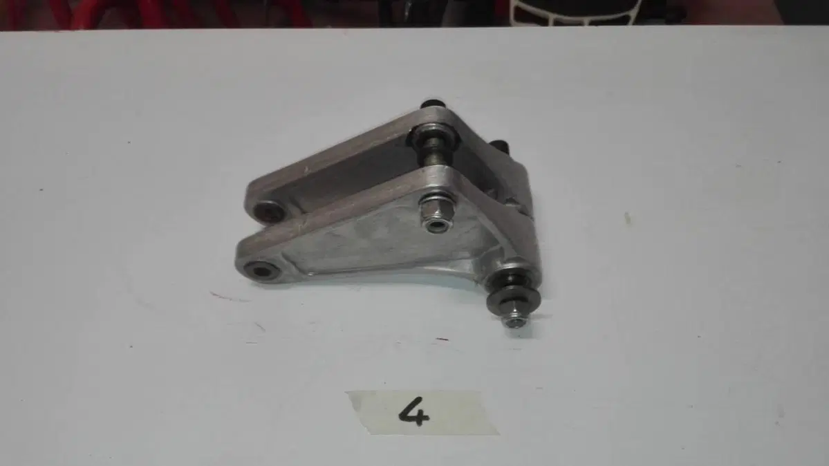 Leveraggio forcellone TGM 125 1982 (2)