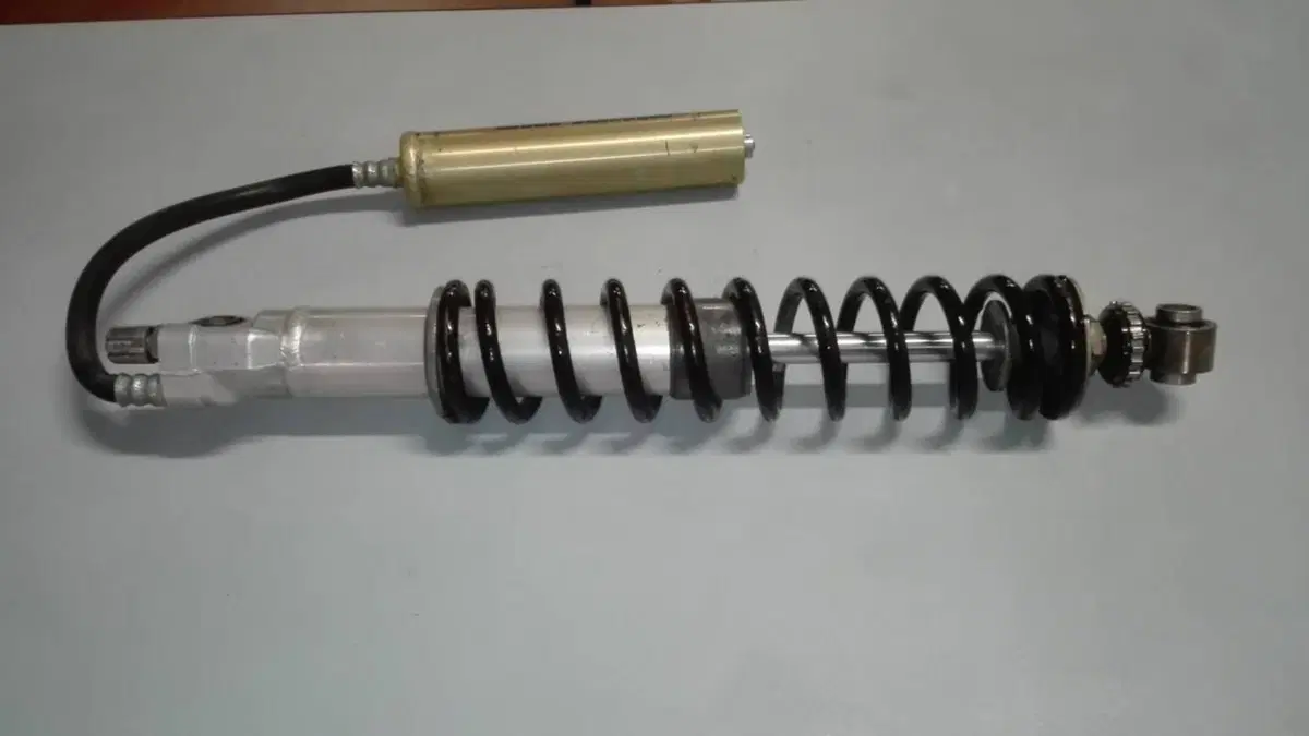 MONOAMMORTIZZATORE PER YAMAHA 490 1982 (6)