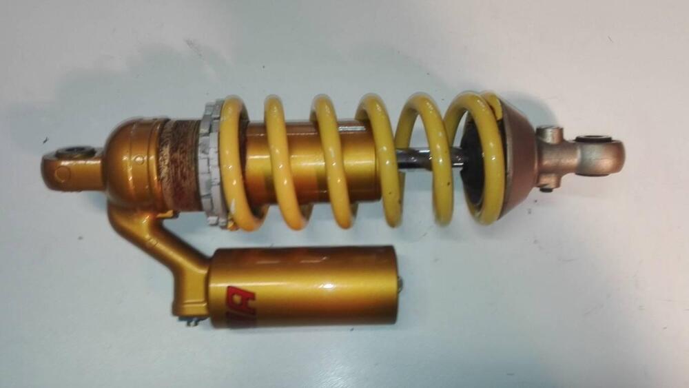 Monoammortizzatore Showa per Ducati 748-916-996 (2)