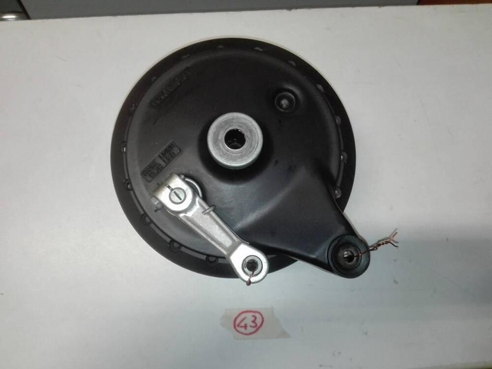 Mozzo posteriore Suzuki RM 400 1980 (2)