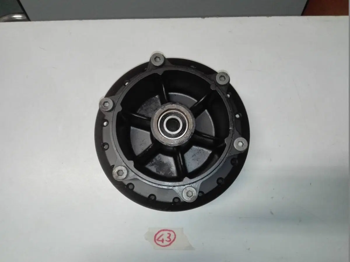 Mozzo posteriore Suzuki RM 400 1980 (6)