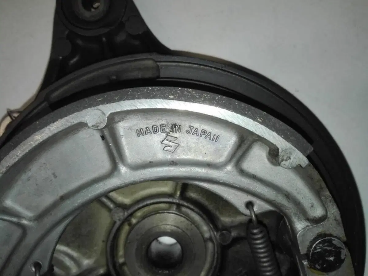 Mozzo posteriore Suzuki RM 400 1980 (9)