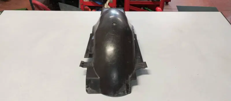 PARAFANGO POSTERIORE HONDA CX500 TURBO (2)
